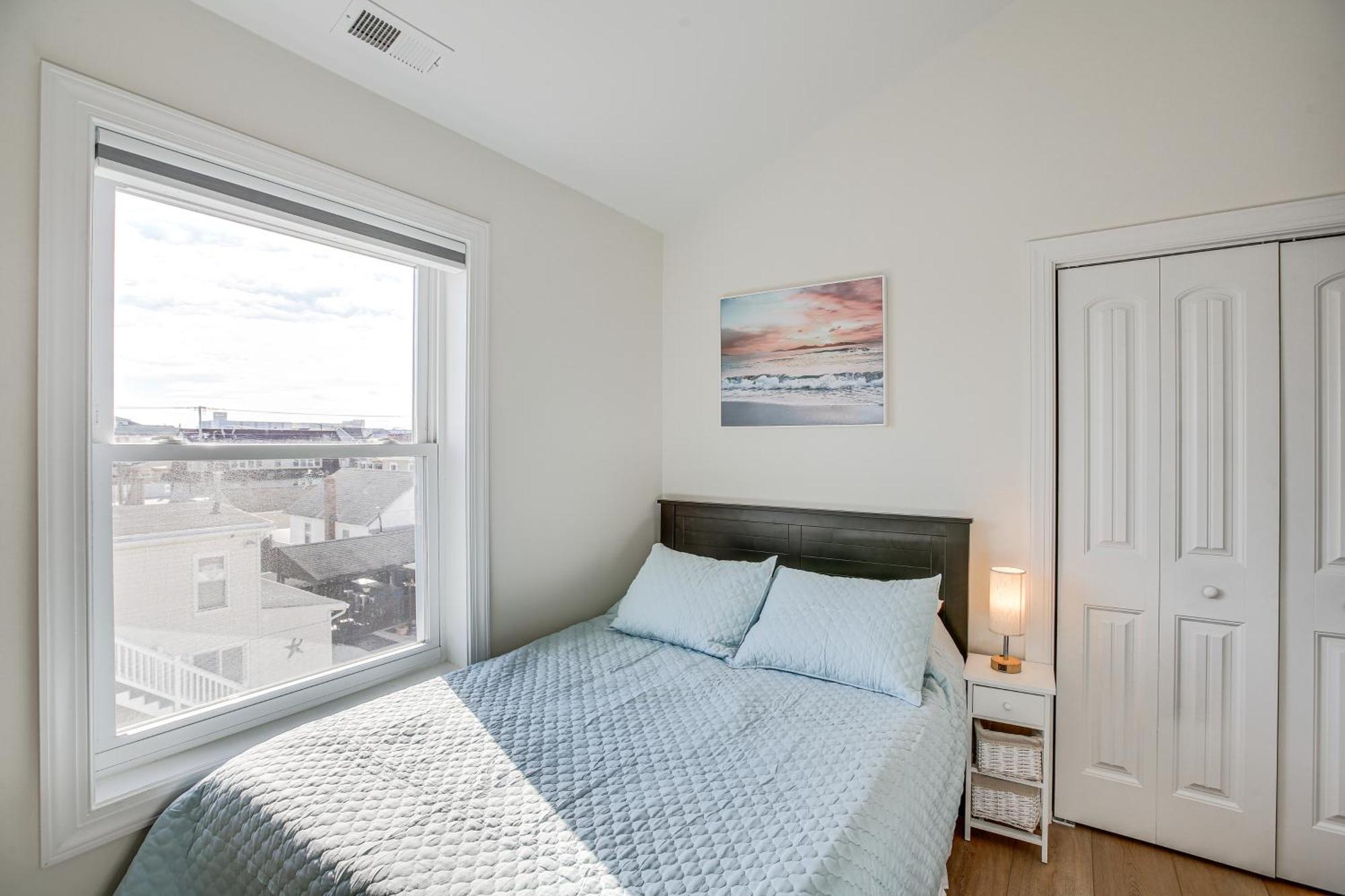 Spacious Wildwood Condo Walk To Beach! Exteriör bild