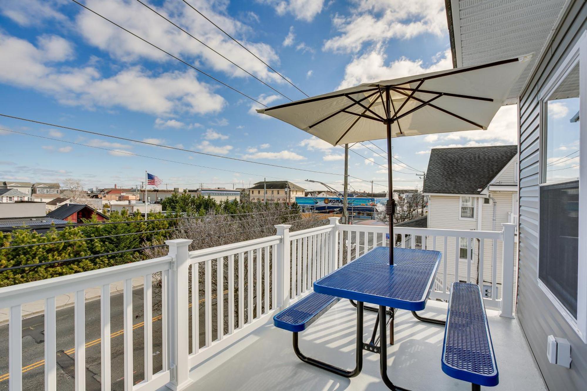 Spacious Wildwood Condo Walk To Beach! Exteriör bild